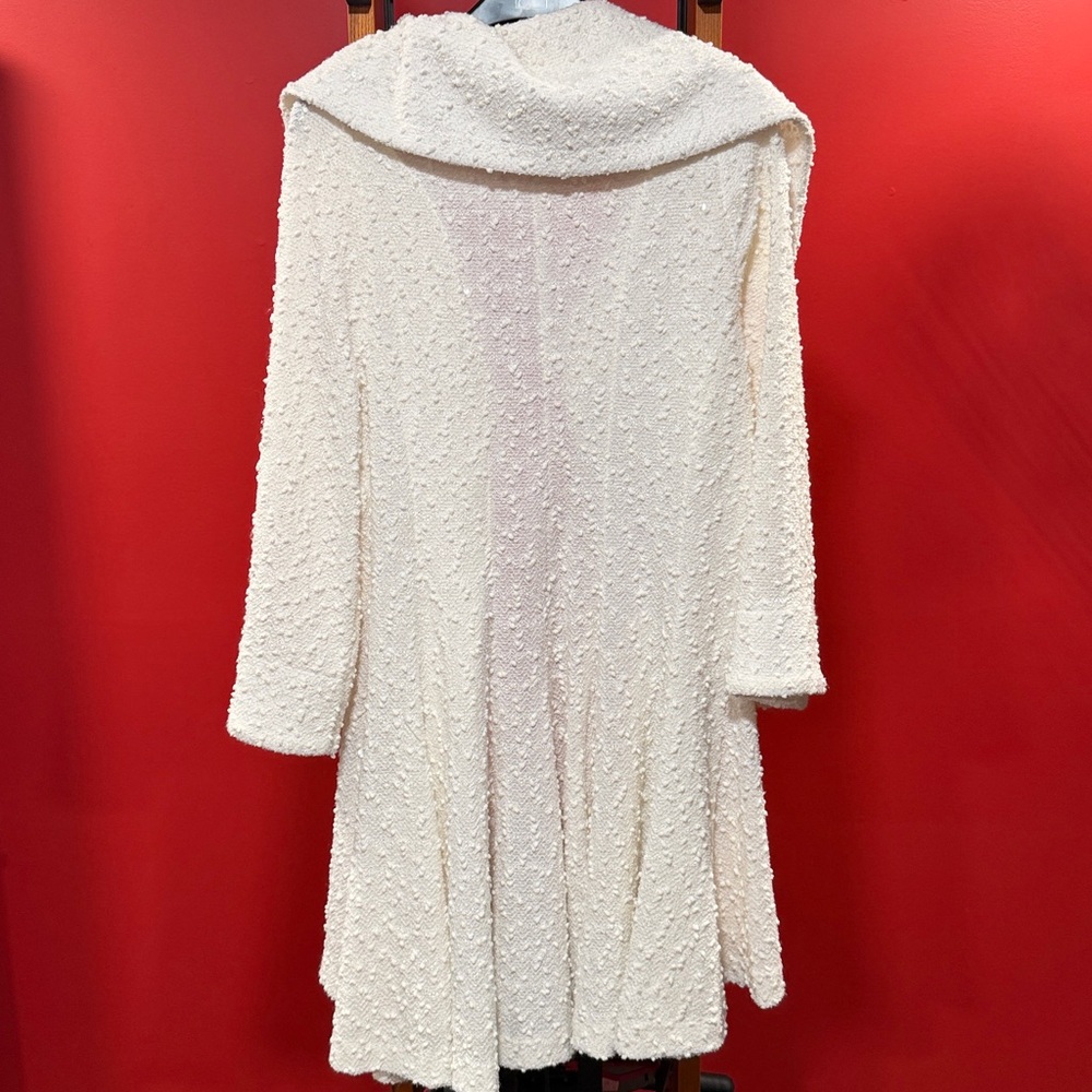 Gorgeous Joseph Ribkoff Ivory Textured Sequined Jacket w/ Lapel Collar - Picture 7 of 7